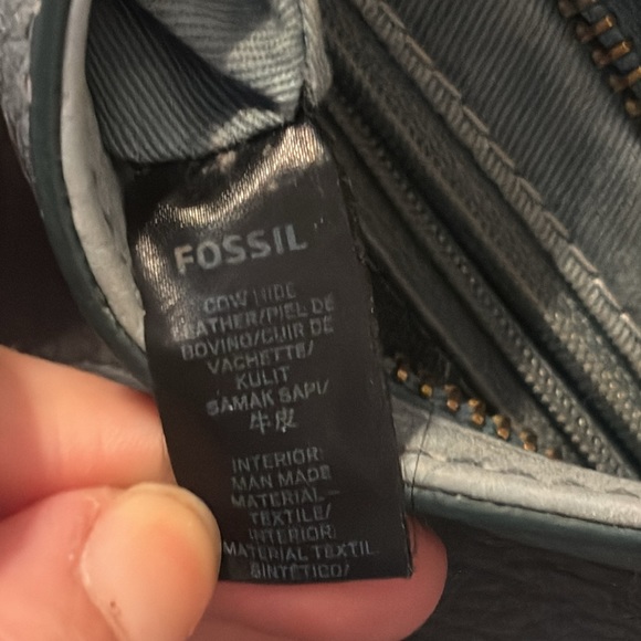 Fossil genuine leather blue crossbody with long adjustable strap - Picture 7 of 7